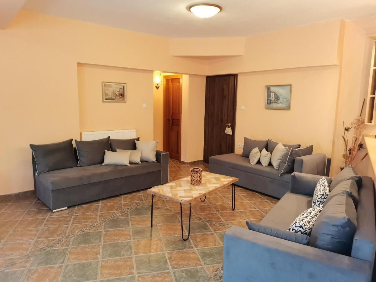 Christie'S Ground Floor Apartment By The Sea Kato Gatzea Exterior photo